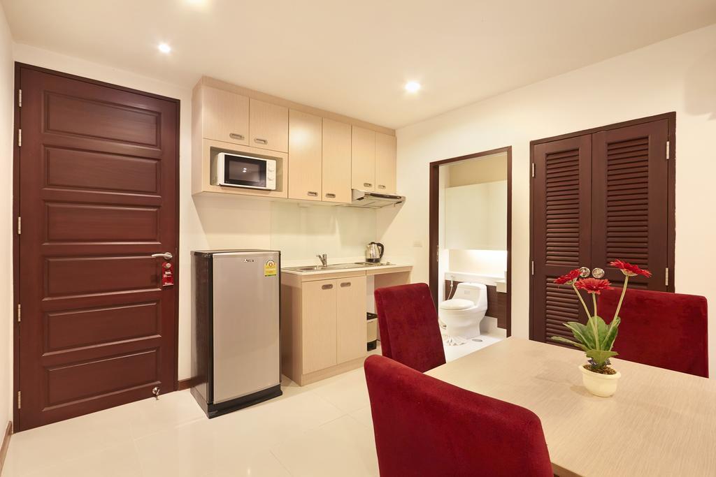 Art Patong Residence Пхукет Экстерьер фото