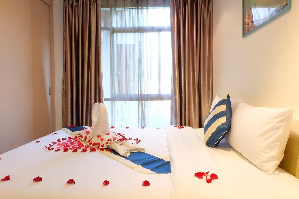 Art Patong Residence Пхукет Экстерьер фото